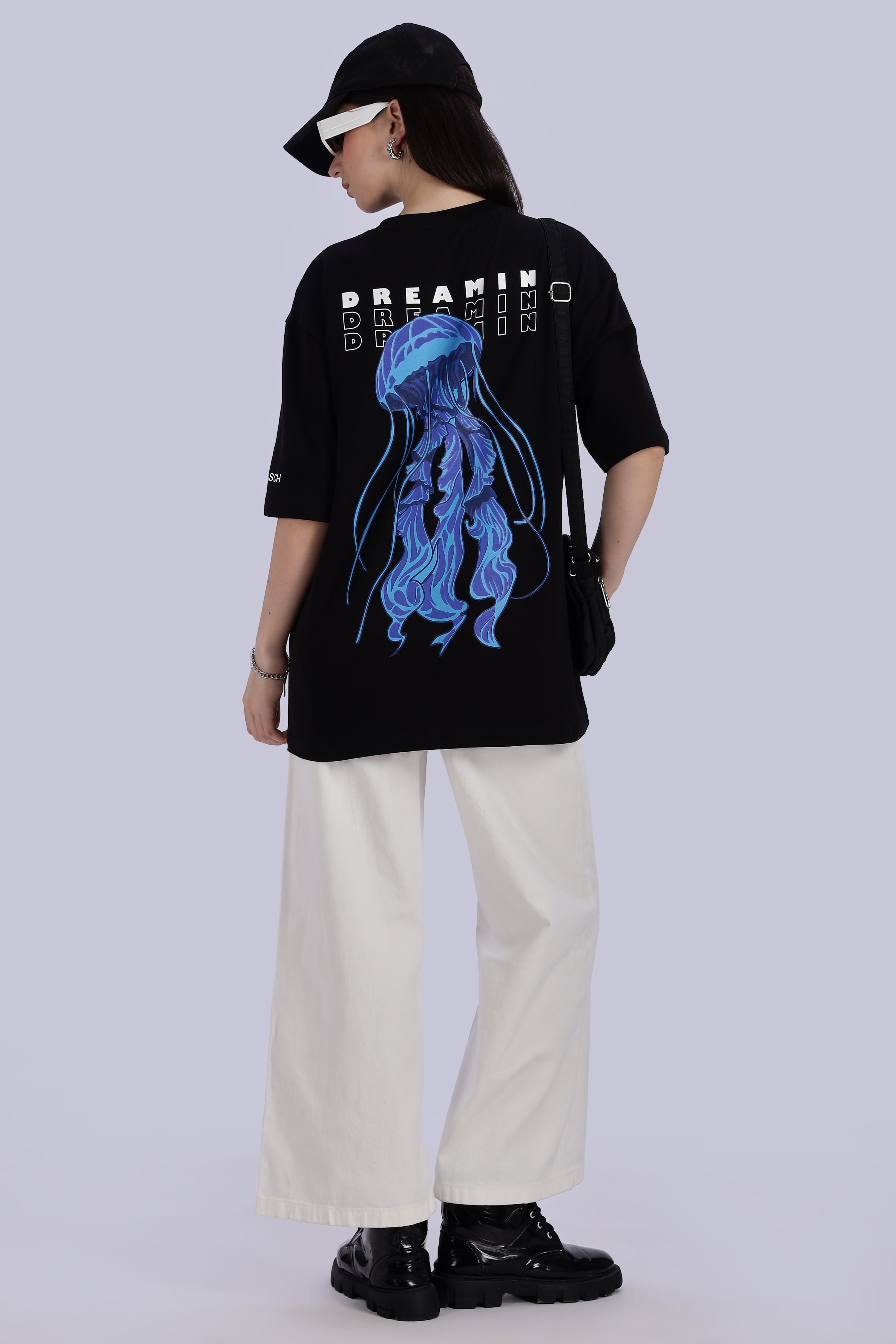 Dreamin- Oversized- Phantom Black- Unisex T-shirt